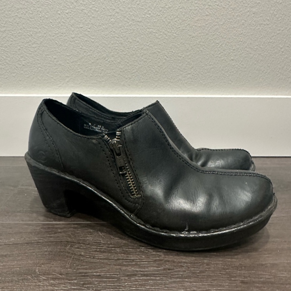 Women's Born Black Leather heeled clogs,size 9,side zipper,office,comfort
